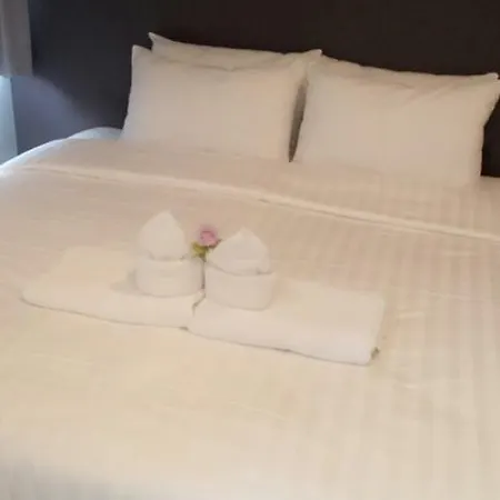 Nantra Ploenchit Hotel Bangkok Room photo