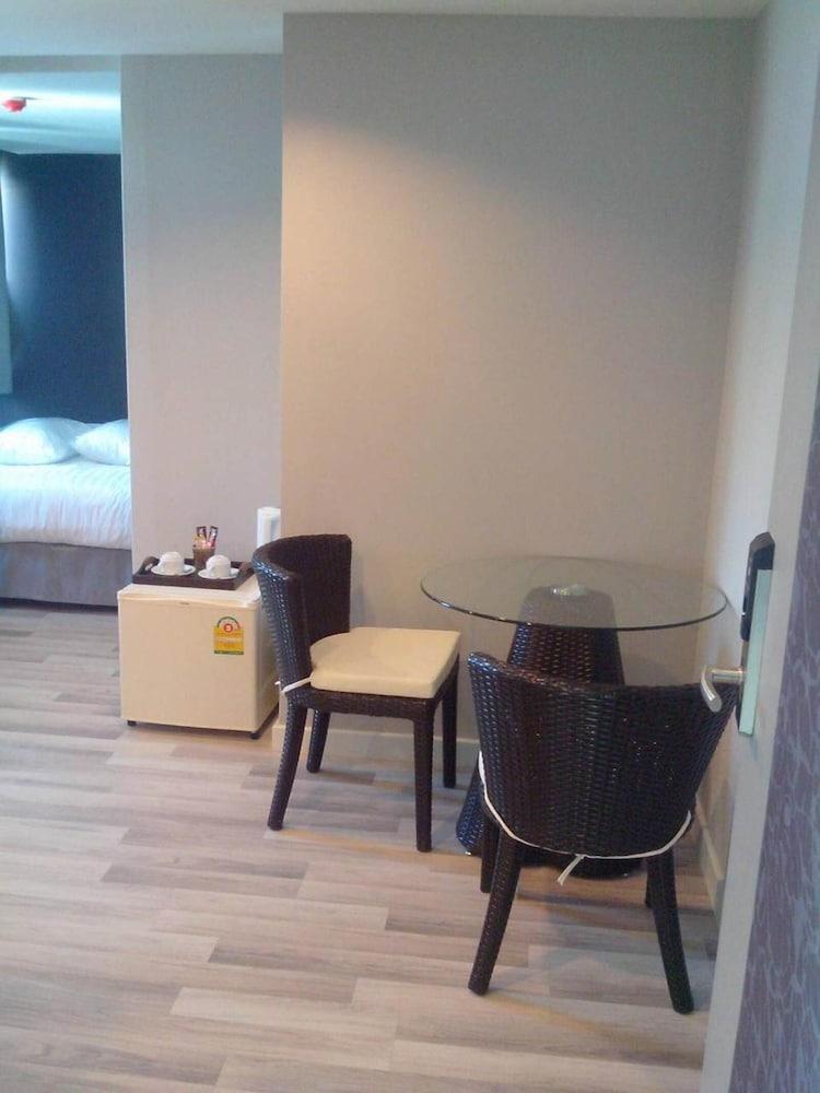 โรงแรม โรงแรมนันทรา เพลินจิต 3*
